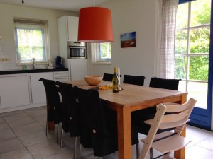 Keukentafel vakantiewoning Okidoki     